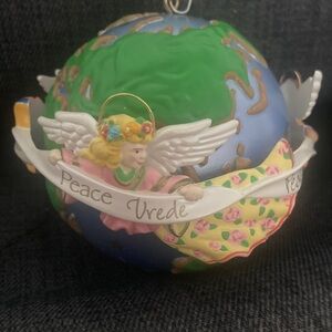 Peace Angel Globe Ornament 2004 AGC Inc 2004